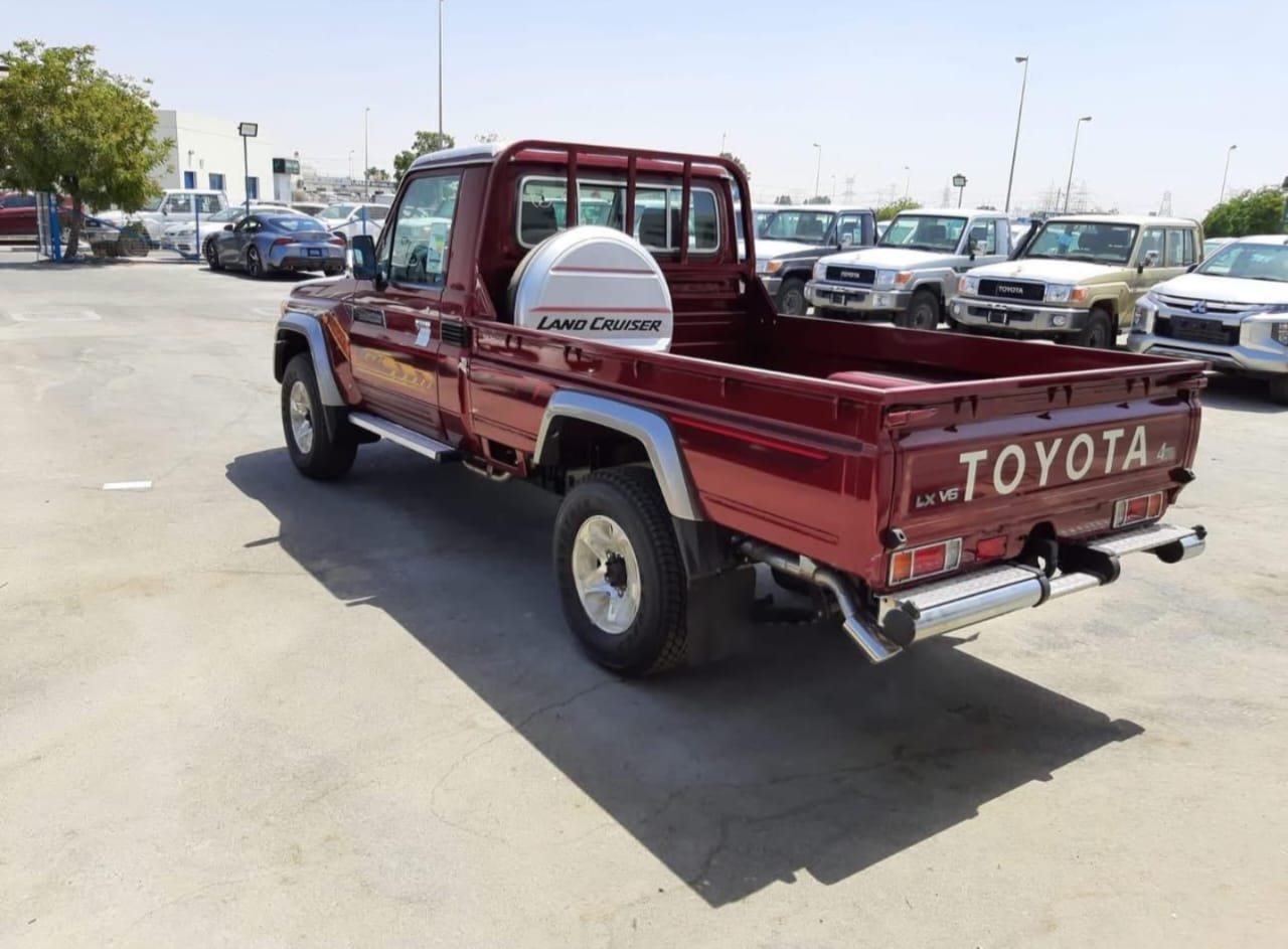 2019 Toyota Land Cruiser Pickup - Image 3
