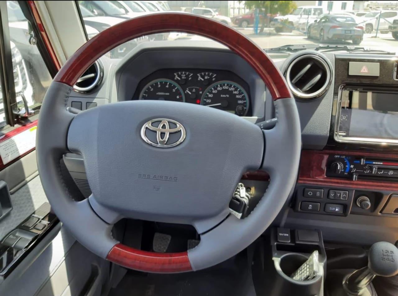 2019 Toyota Land Cruiser Pickup - Image 9