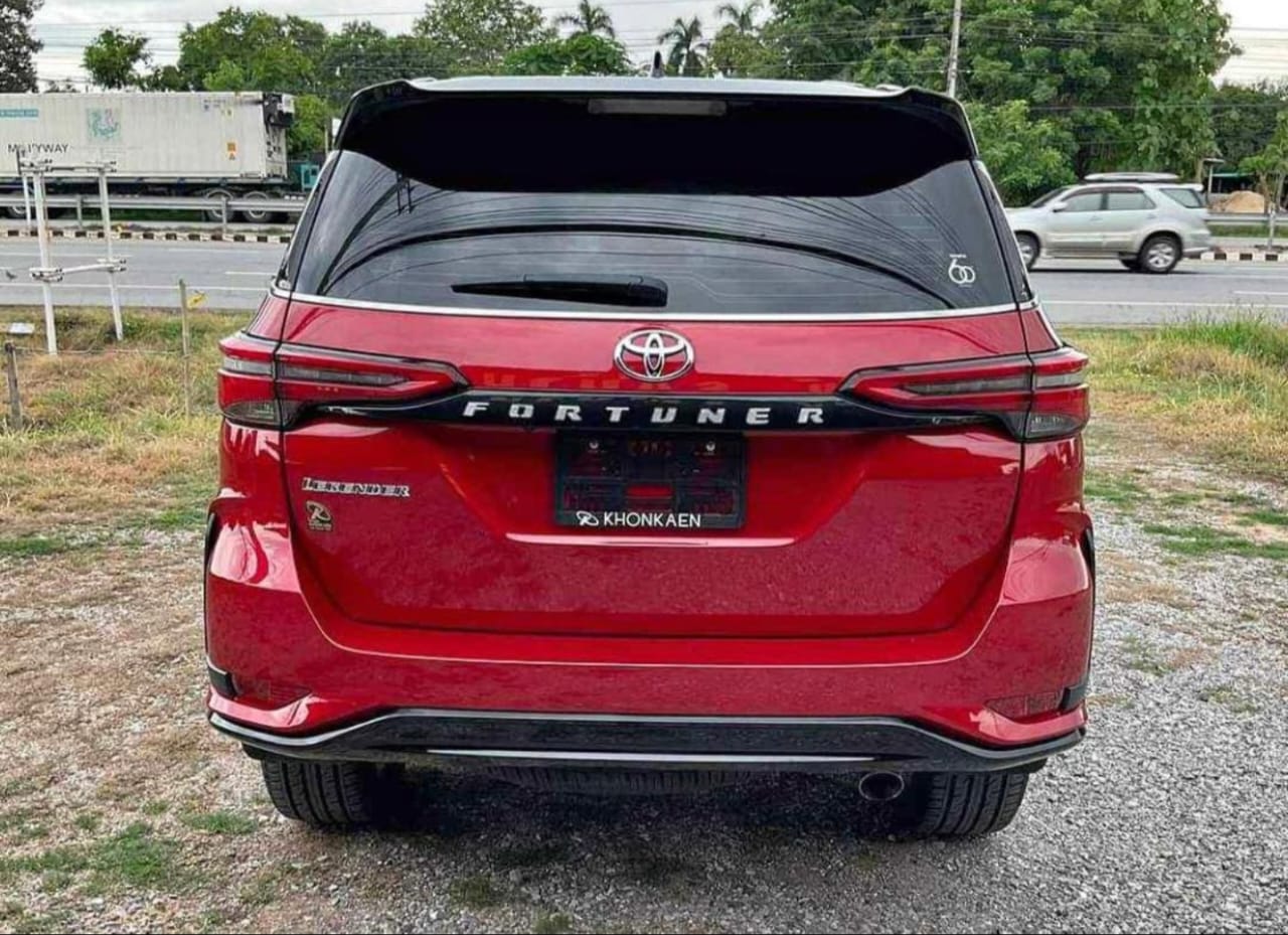 2021 Toyota Fortuner 2.8 Diesel 4x4 - Image 6