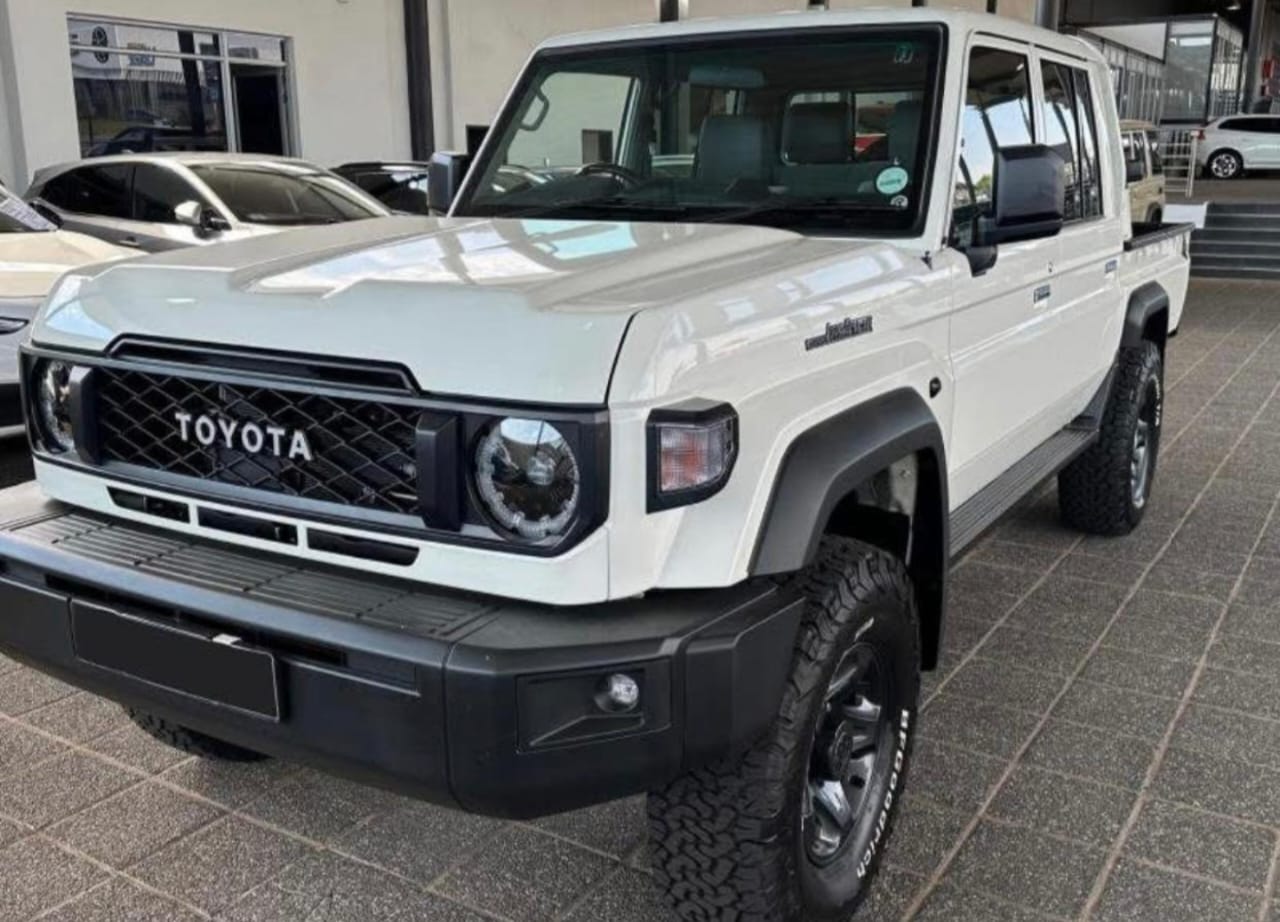 2023 Toyota Land Cruiser Pick-up - Image 6