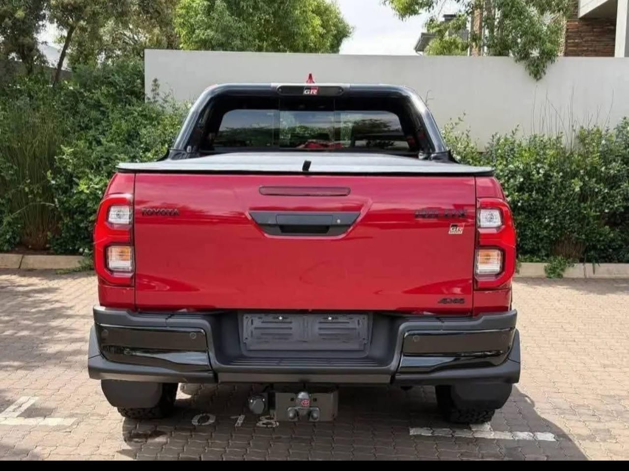 2023 Toyota Hilux 2.8GD-6 4x4 GR Sport - Image 9