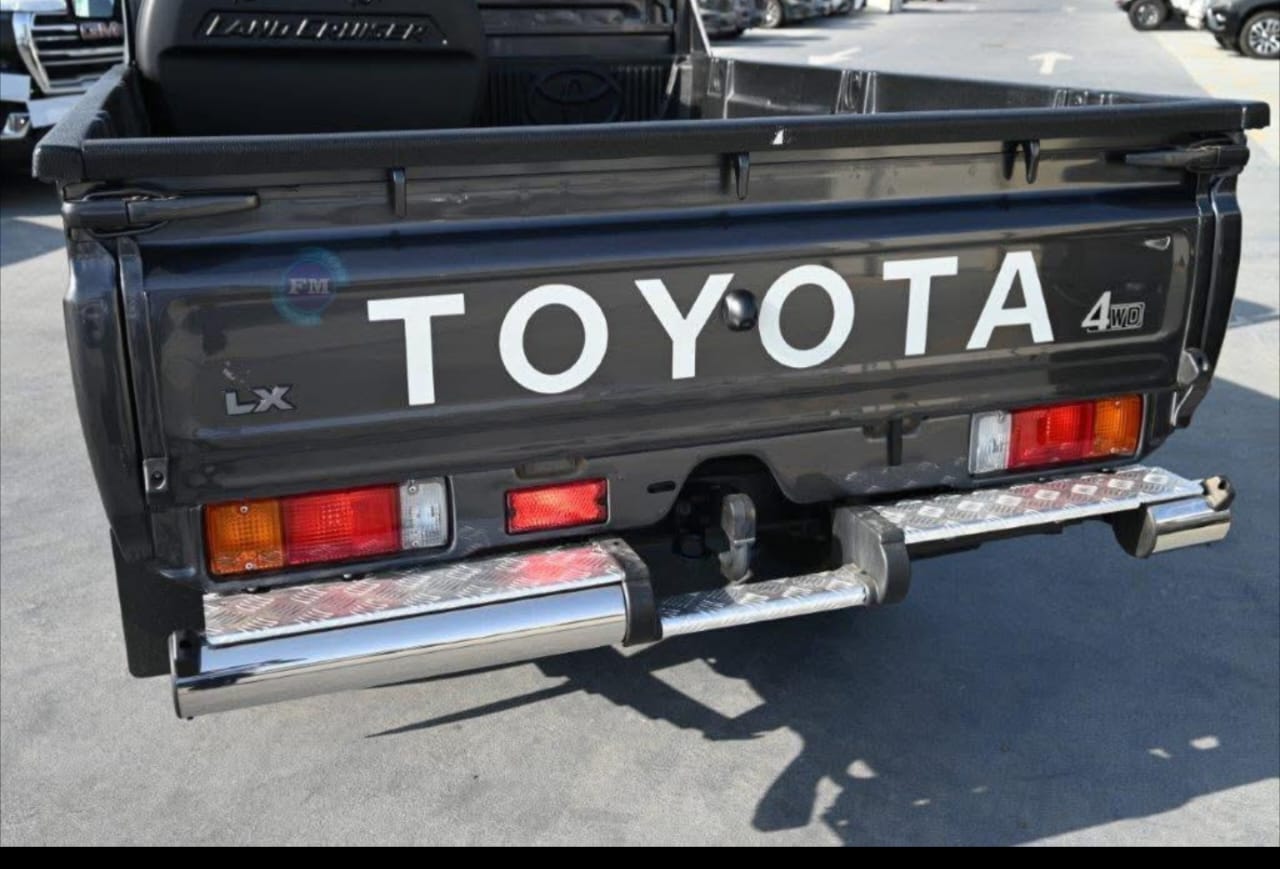2024 Toyota Land cruiser Pick-up - Image 4