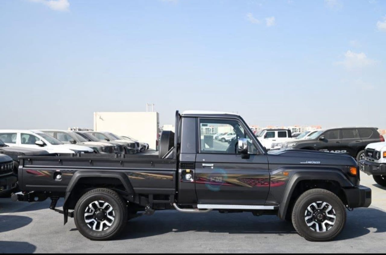 2024 Toyota Land cruiser Pick-up - Image 8
