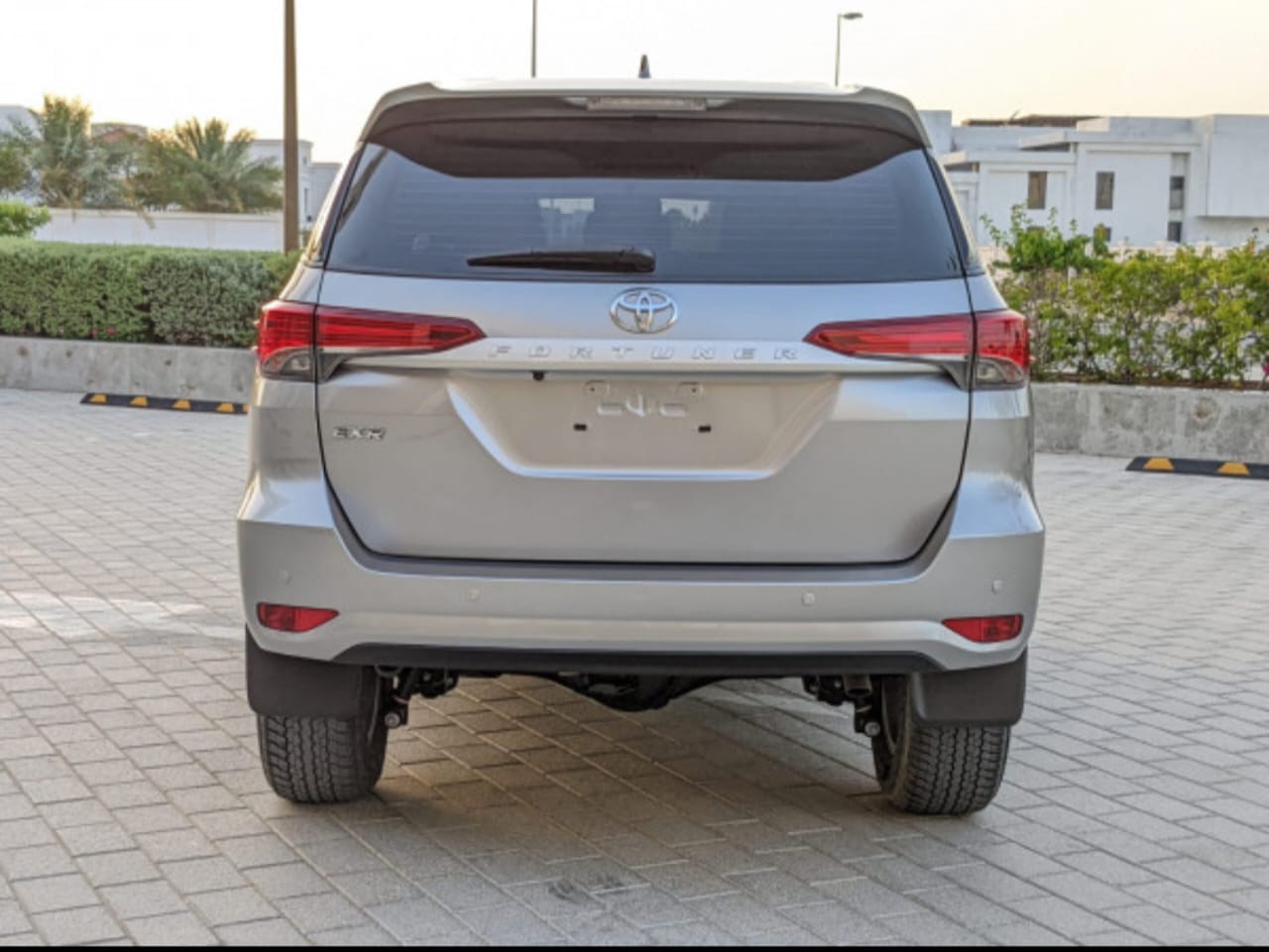 Toyota Fortuner 2023 - Image 4