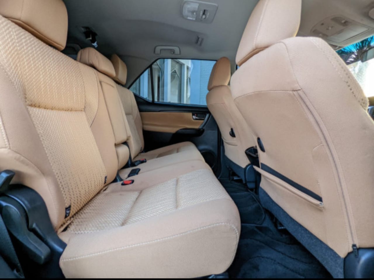 Toyota Fortuner 2023 - Image 5