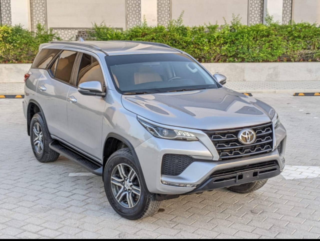 Toyota Fortuner 2023 - Image 7