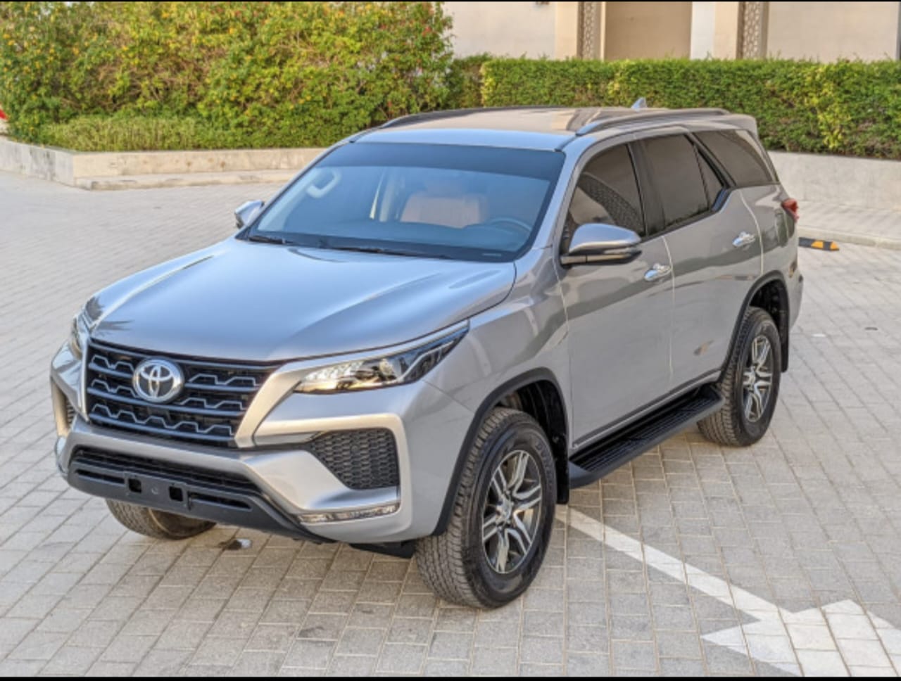 Toyota Fortuner 2023 - Image 8
