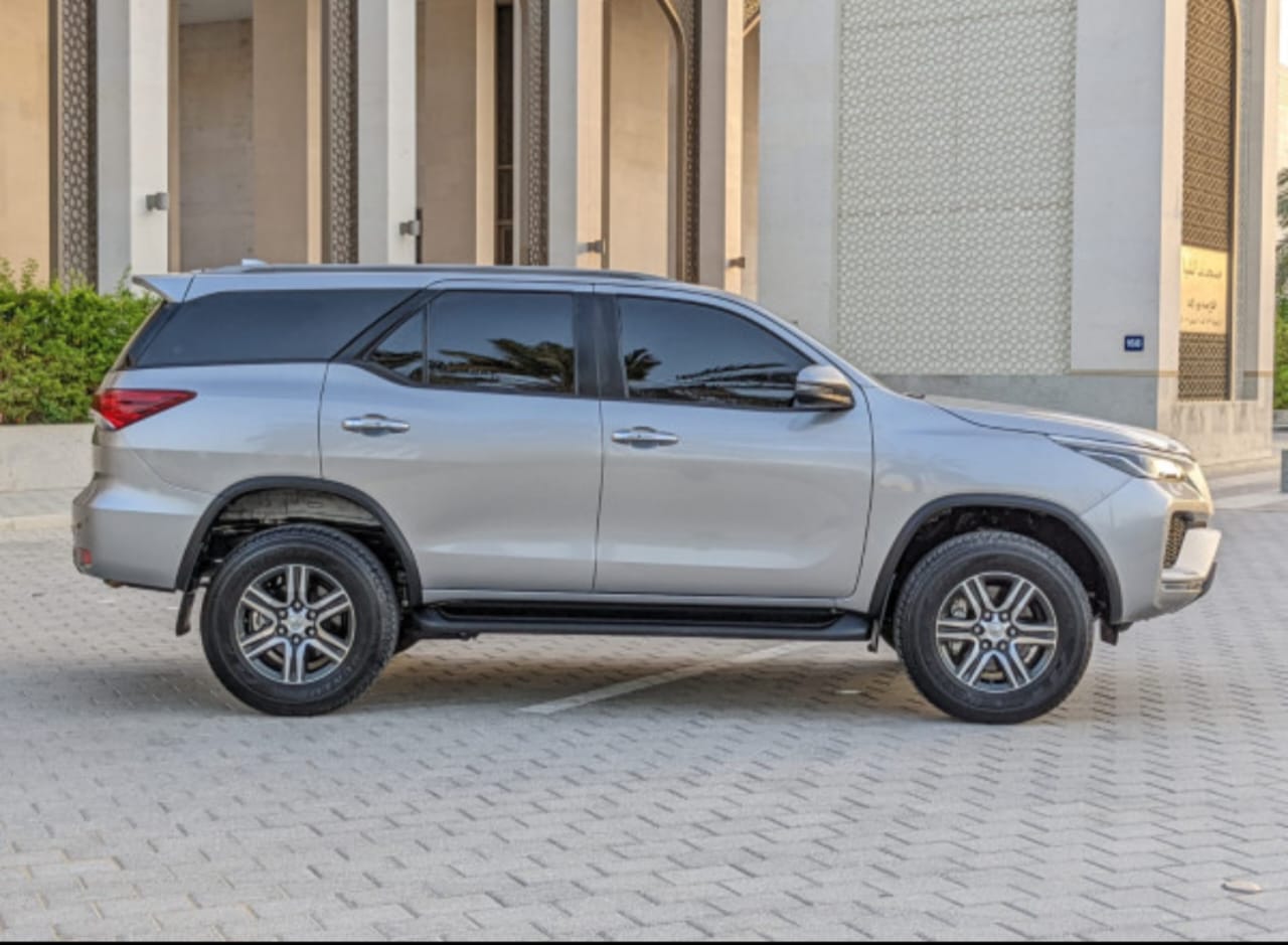 Toyota Fortuner 2023 - Image 9