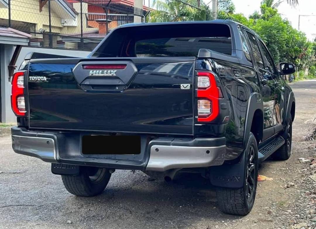 2022 Toyota Hilux 4x4 diesel engine full option - Image 6