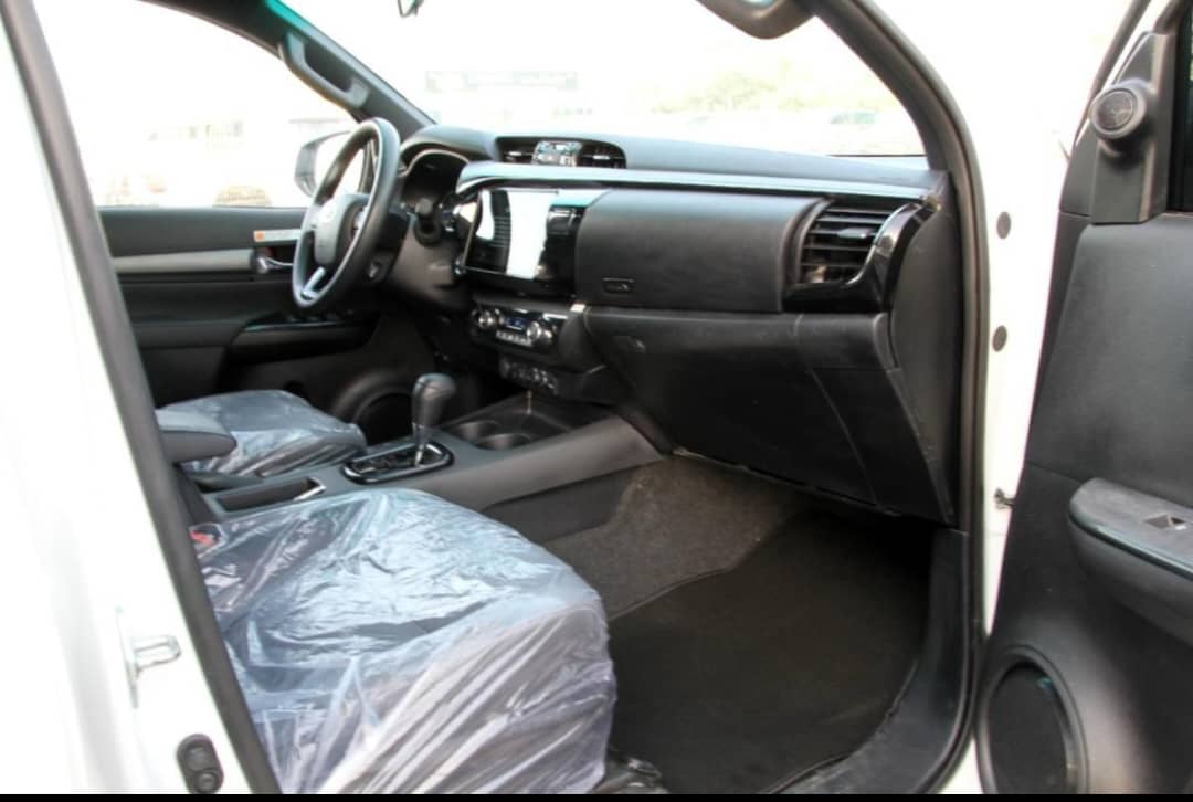 2019 Toyota Hilux 2.8 GD6 4x4 - Image 4