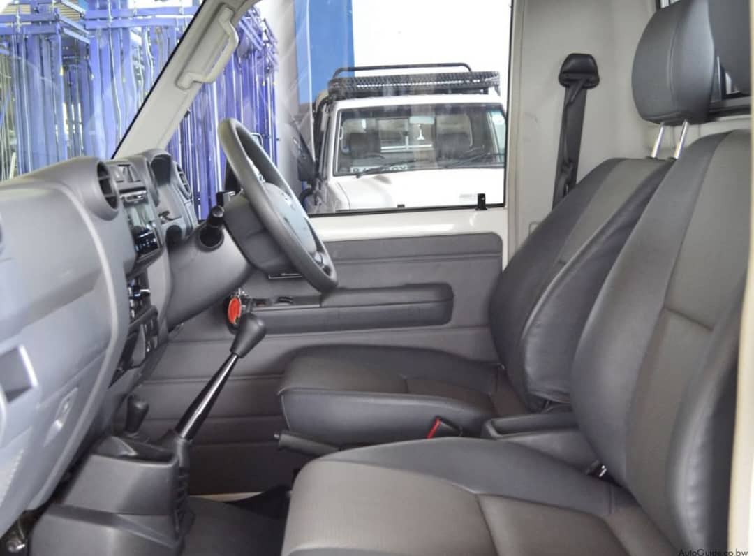 2019 Toyota Land cruiser V6 - Image 3