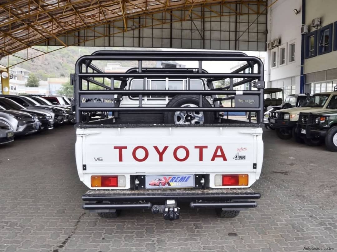 2019 Toyota Land cruiser V6 - Image 4