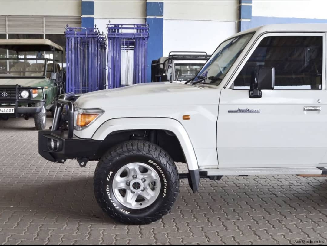 2019 Toyota Land cruiser V6 - Image 7