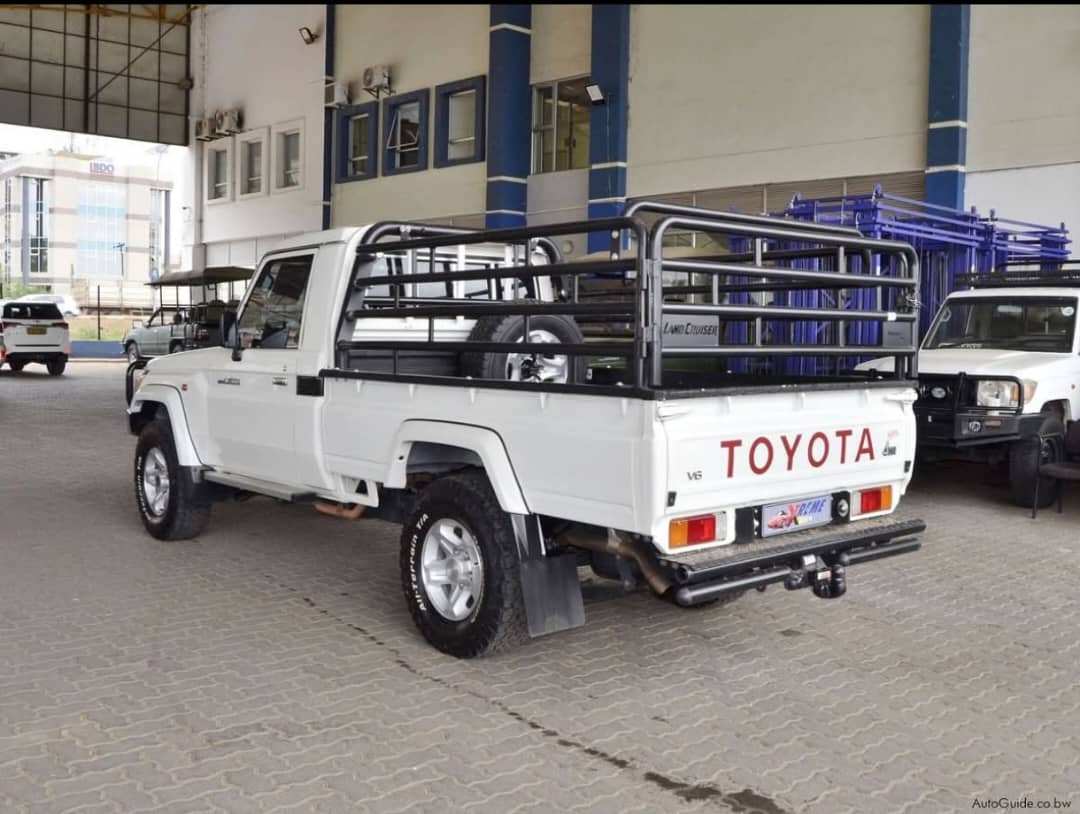 2019 Toyota Land cruiser V6 - Image 8
