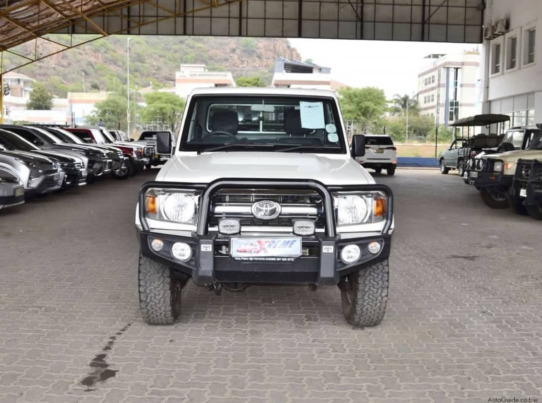 2019 Toyota Land cruiser V6 - Image 9